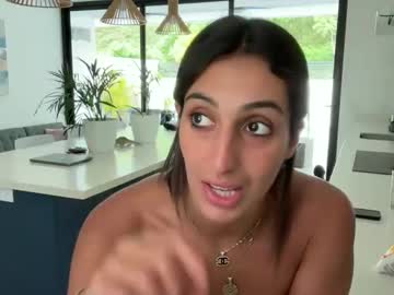 camiliakxoxo's chat room