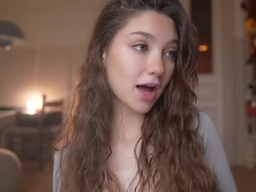 mia_elfie's chat room