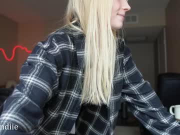 bestblondiiecb's chat room