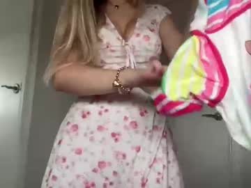 kittengirlxo's chat room