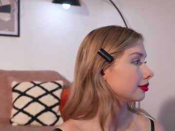 april_blush's chat room