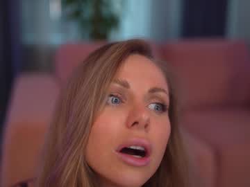 eva_fashionista's chat room