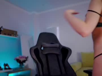 girl_next_door19's chat room