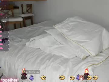lili_and_niki's chat room