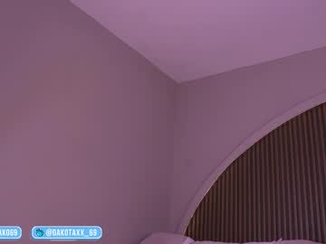 dakota_leex's chat room