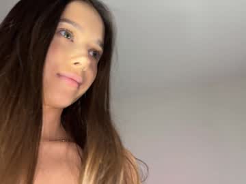 emilybatee's chat room