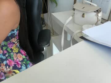 emillybrowm's chat room