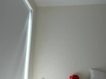 ariah_is_blonde's chat room