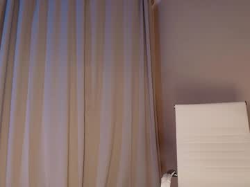hollyextra's chat room
