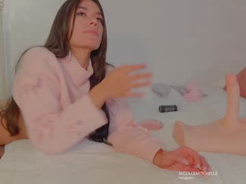 nicolle_mitchelle's chat room
