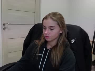 abby_laker's chat room