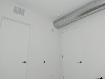 ariah_is_blonde's chat room