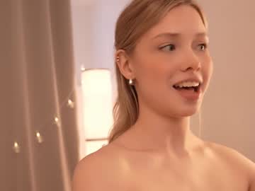 april_blush's chat room