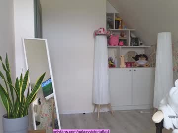 brilliantvictoria's chat room