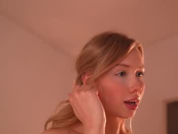 april_blush's chat room
