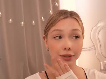 april_blush's chat room