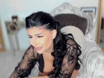 moniqueeass's chat room