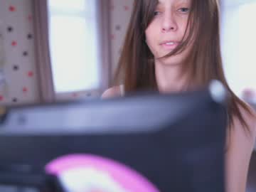 newchloe18's chat room