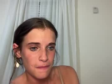 yourgirlnicolexo's chat room