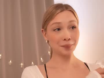 april_blush's chat room