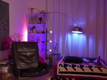 informal_'s chat room