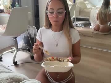luvlivvyy's chat room