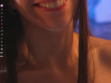 lucie_beltran's chat room