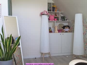 brilliantvictoria's chat room