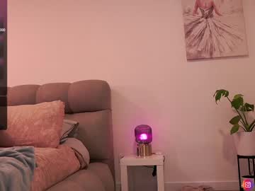nina_mon's chat room