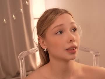april_blush's chat room
