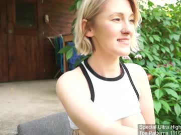 yournaughtypixie's chat room