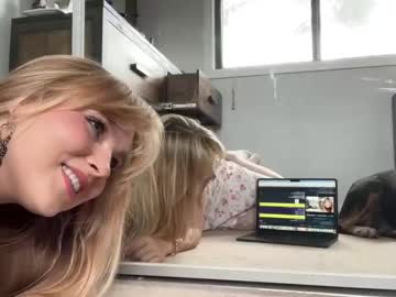 kittengirlxo's chat room