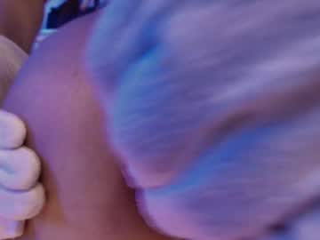 hollyextra's chat room