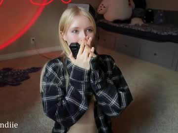 bestblondiiecb's chat room