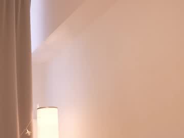 april_blush's chat room