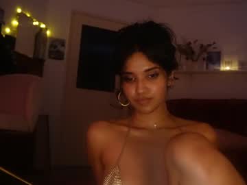 mriea_'s chat room