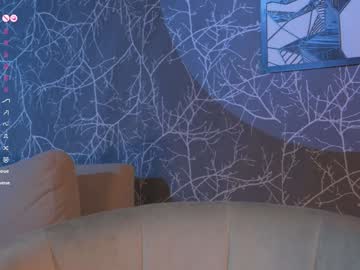 lucie_beltran's chat room
