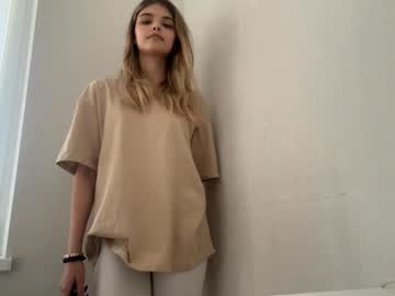 naughty_dreams_xo's chat room
