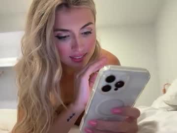 naomirhoades's chat room