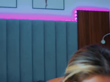 kirsten_xxx's chat room