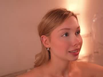 april_blush's chat room