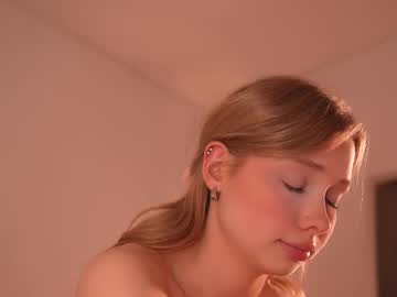 april_blush's chat room