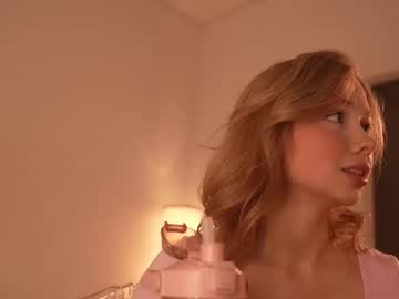 april_blush's chat room