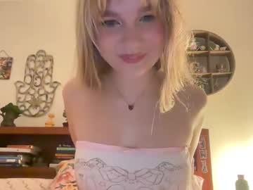 kittengirlxo's chat room