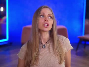 eva_fashionista's chat room