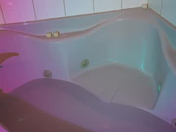 vivid_whit's chat room
