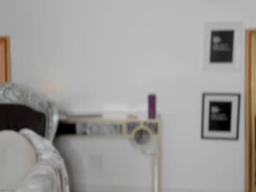 moniqueeass's chat room