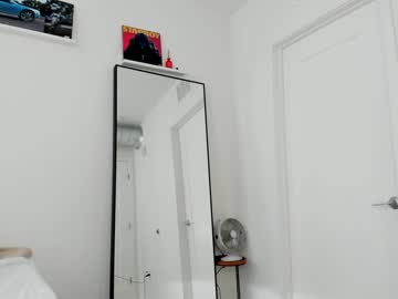 ariah_is_blonde's chat room