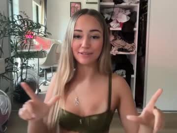 luvlivvyy's chat room