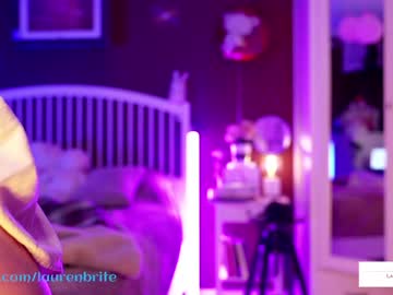 laurenbrite's chat room